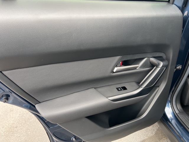 2025 Mazda CX-50 2.5 S Preferred Package Image 36 of 44