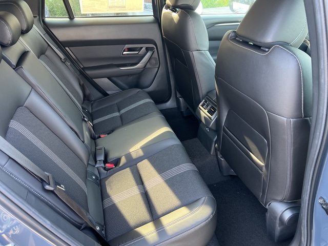 2025 Mazda CX-50 2.5 S Preferred Package Image 17 of 35