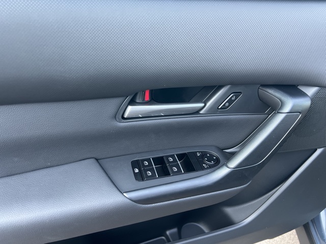 2025 Mazda CX-50 2.5 S Preferred Package Image 26 of 35