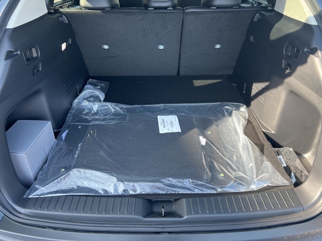 2025 Mazda CX-50 2.5 S Preferred Package Image 16 of 35