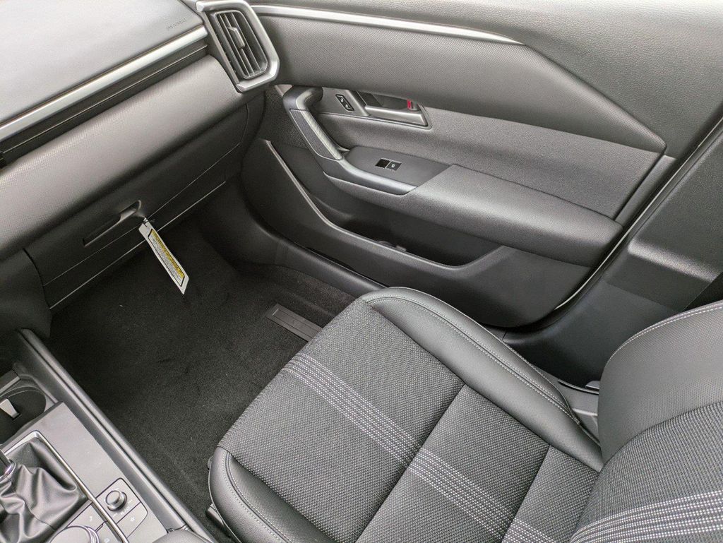 2025 Mazda CX-50 2.5 S Preferred Package Image 26 of 42