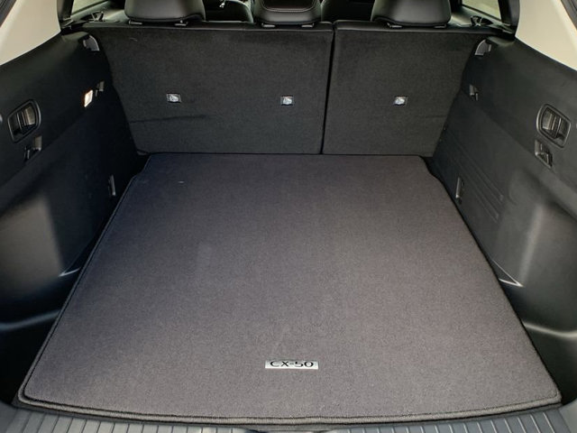 2025 Mazda CX-50 2.5 S Preferred Package Image 16 of 48