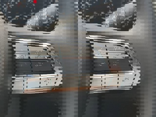 Vehicle image 24 of 27