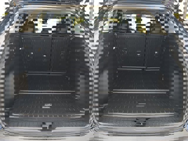 Vehicle image 11 of 27