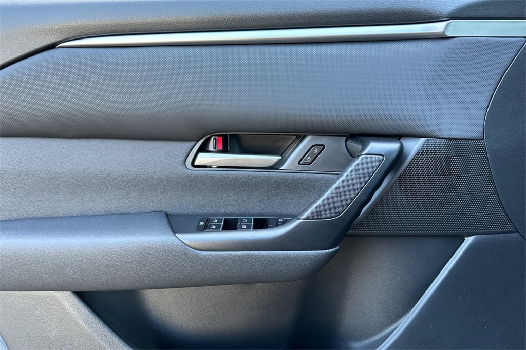 2025 Mazda CX-50 2.5 S Preferred Package Image 8 of 22