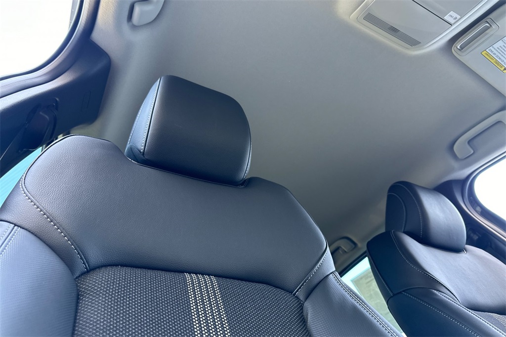 2025 Mazda CX-50 2.5 S Preferred Package Image 14 of 22