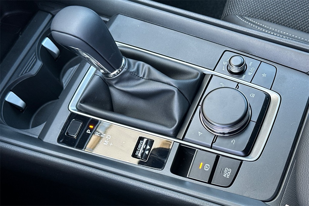 2025 Mazda CX-50 2.5 S Preferred Package Image 18 of 22