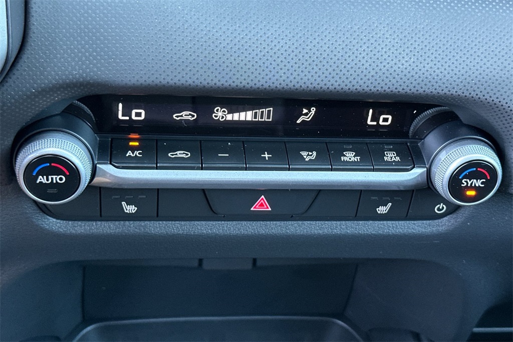 2025 Mazda CX-50 2.5 S Preferred Package Image 17 of 22