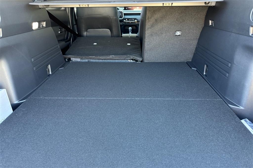 2025 Mazda CX-50 2.5 S Preferred Package Image 12 of 22