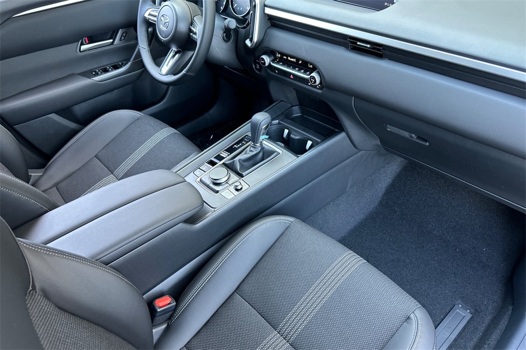 2025 Mazda CX-50 2.5 S Preferred Package Image 13 of 22