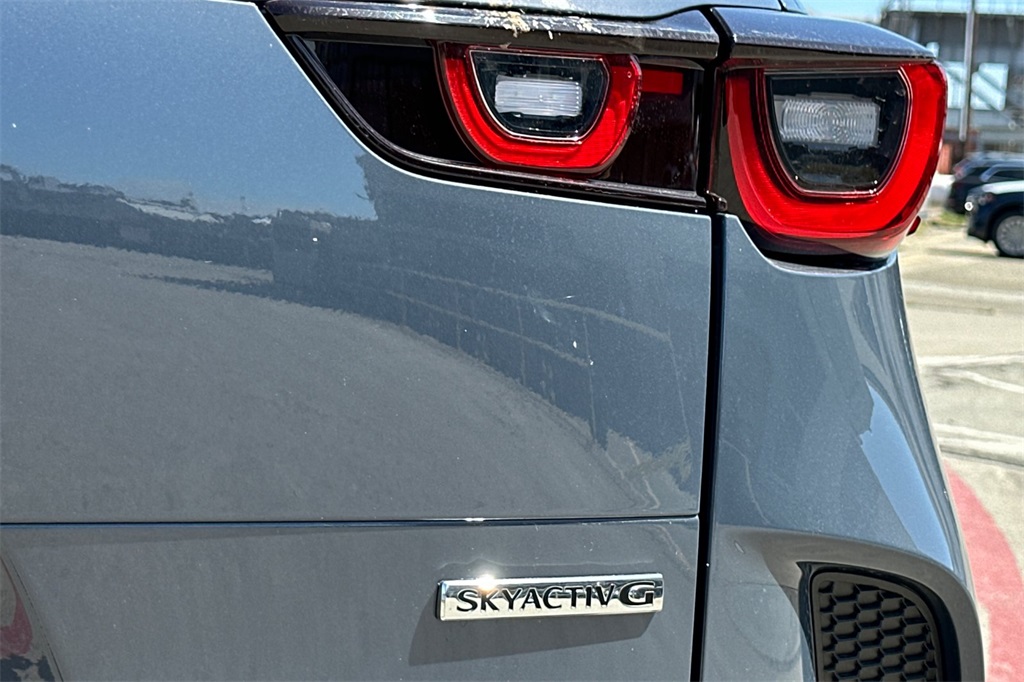 2025 Mazda CX-50 2.5 S Preferred Package Image 21 of 22