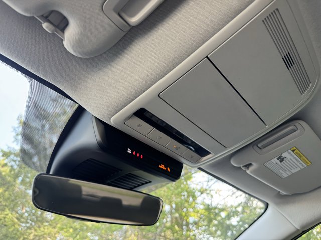 Vehicle image 41 of 48