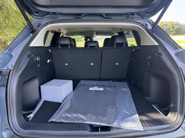 Vehicle image 23 of 48