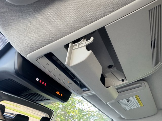 Vehicle image 42 of 48