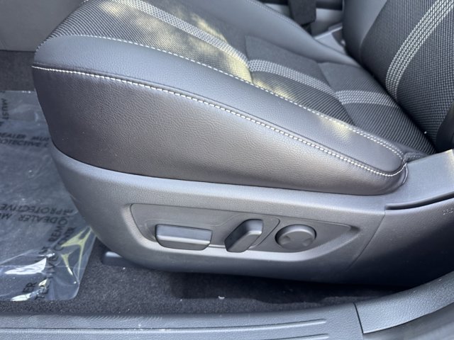 Vehicle image 11 of 48
