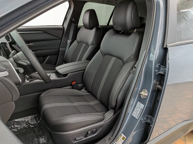 2025 Mazda CX-50 2.5 S Preferred Package Image 10 of 31