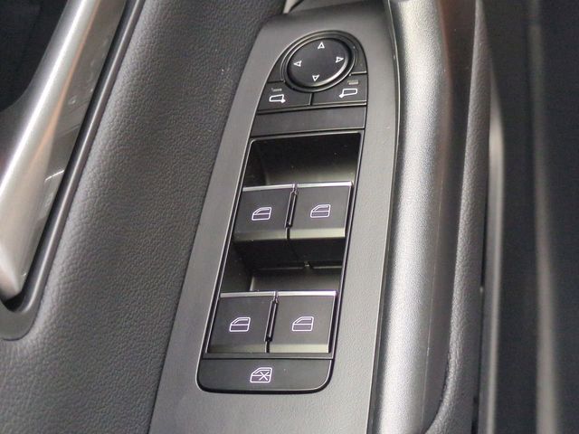 2025 Mazda CX-50 2.5 S Preferred Package Image 21 of 26