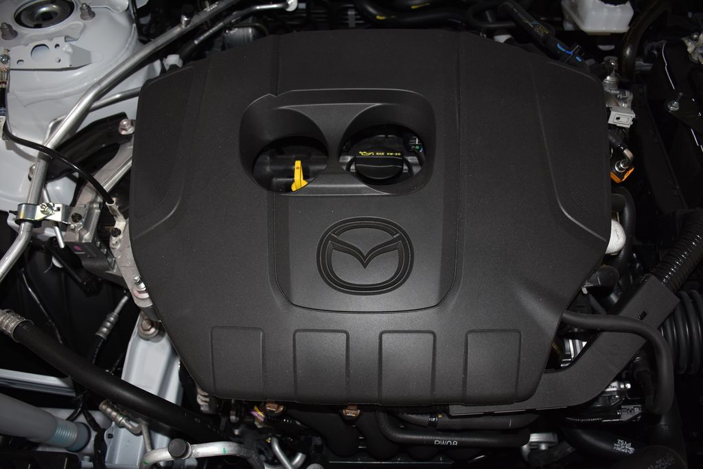 2025 Mazda CX-50 2.5 S Preferred Package Image 6 of 28