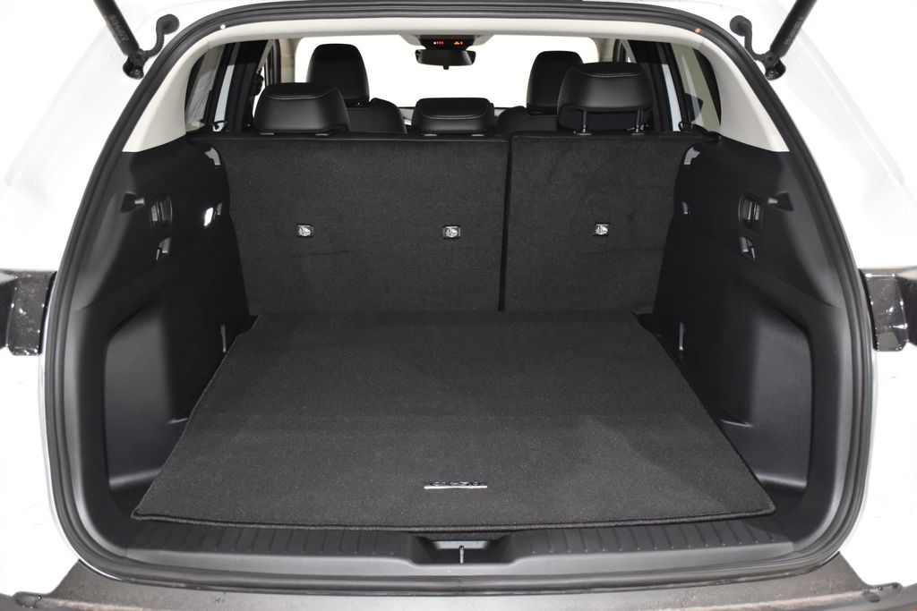 2025 Mazda CX-50 2.5 S Preferred Package Image 8 of 28