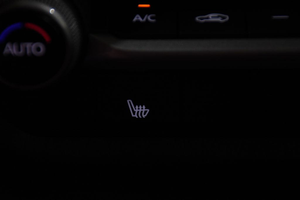 2025 Mazda CX-50 2.5 S Preferred Package Image 16 of 28