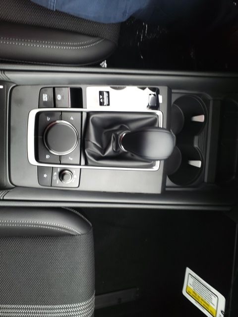 Vehicle image 18 of 23