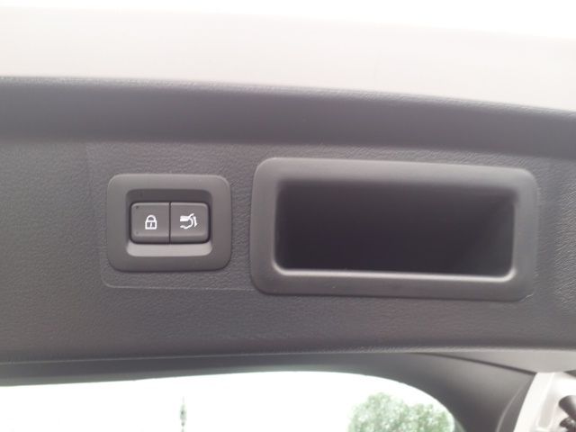 Vehicle image 22 of 23