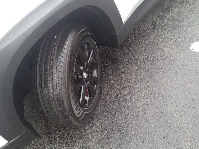 Vehicle image 5 of 23