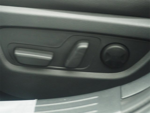 2025 Mazda CX-50 2.5 S Preferred Package Image 20 of 21