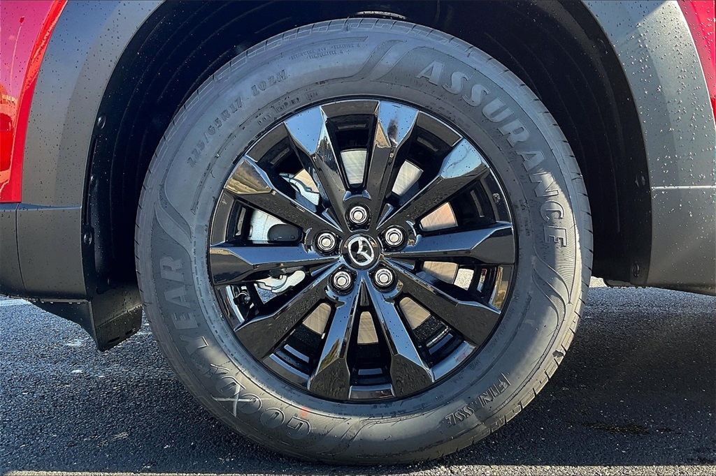 2025 Mazda CX-50 2.5 S Preferred Package Image 6 of 14