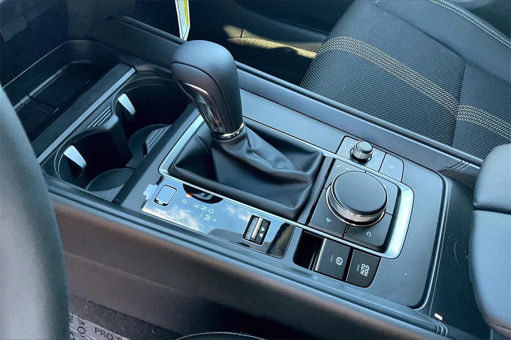 2025 Mazda CX-50 2.5 S Preferred Package Image 12 of 14