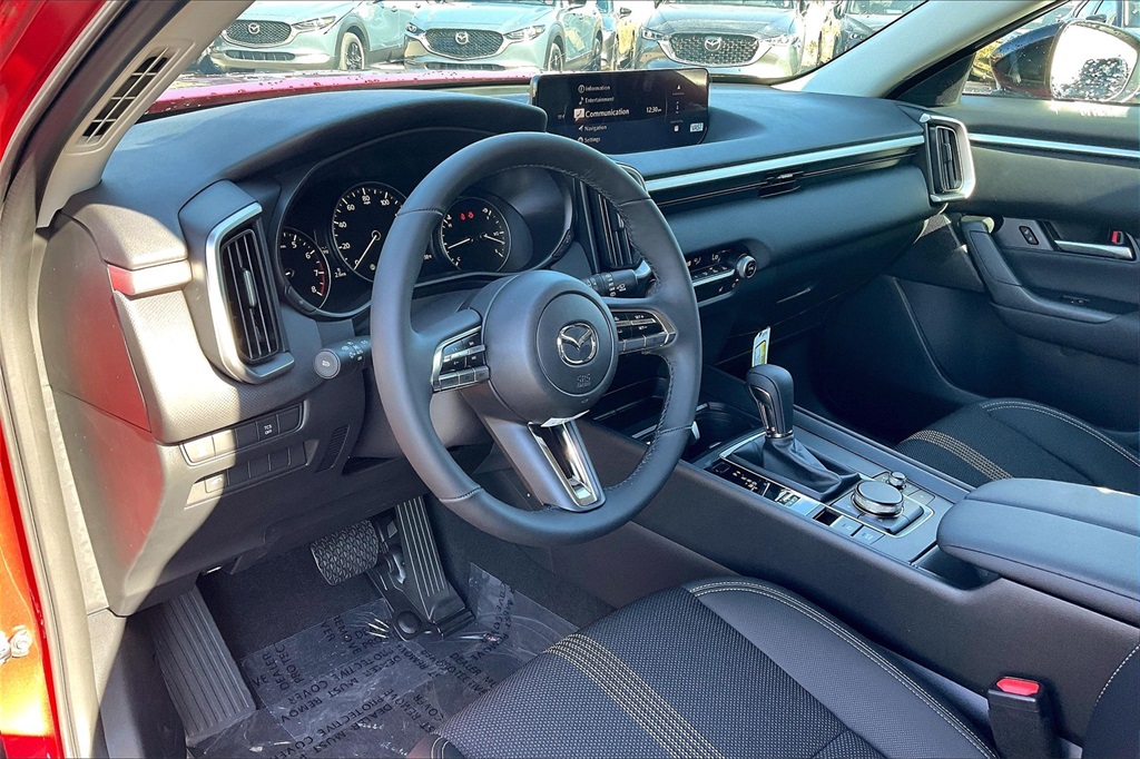 2025 Mazda CX-50 2.5 S Preferred Package Image 10 of 14