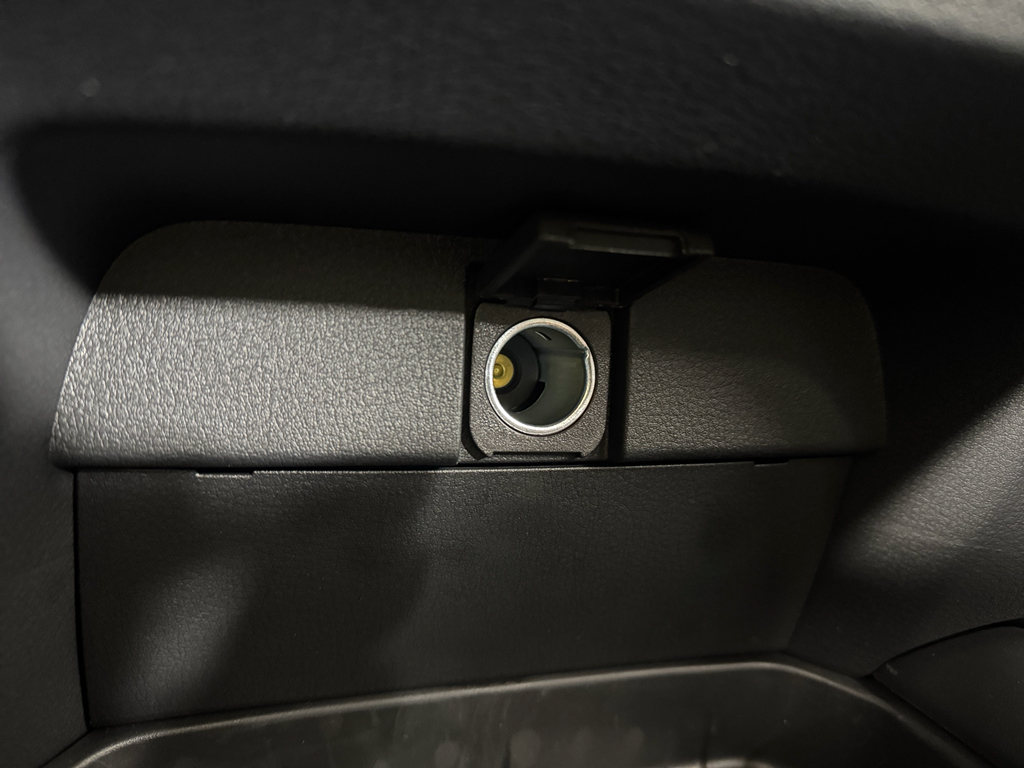 Vehicle image 24 of 33
