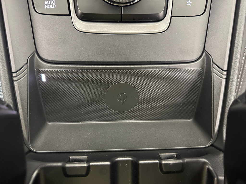 Vehicle image 25 of 33