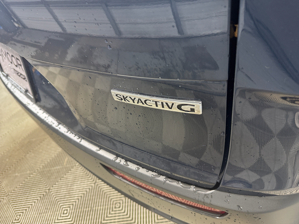 Vehicle image 10 of 33