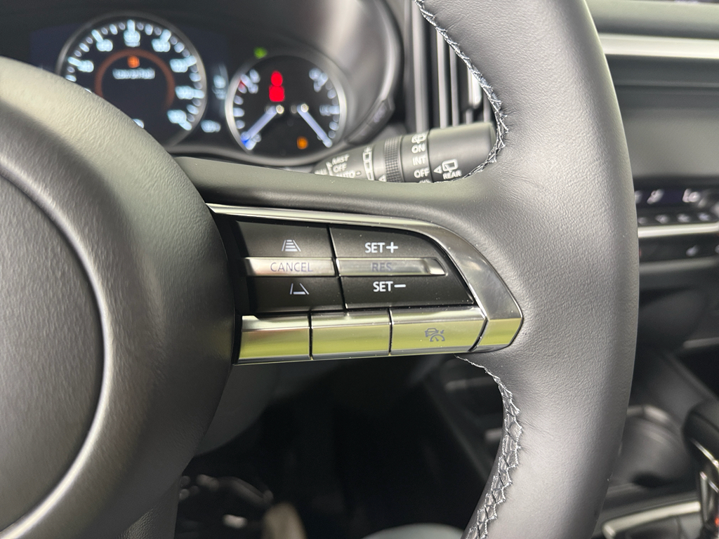 Vehicle image 17 of 33