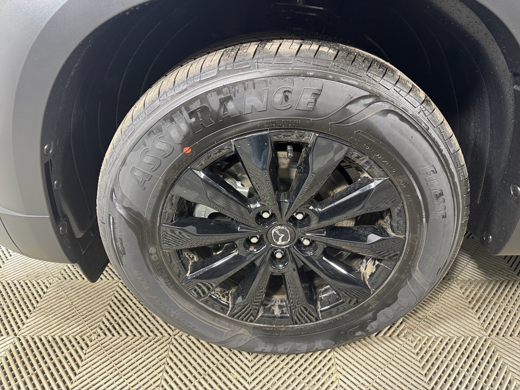 Vehicle image 32 of 33