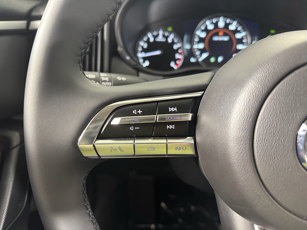 Vehicle image 16 of 33