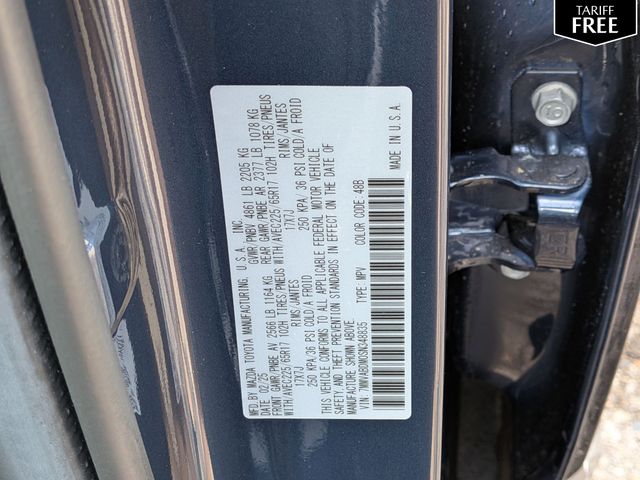 Vehicle image 23 of 29