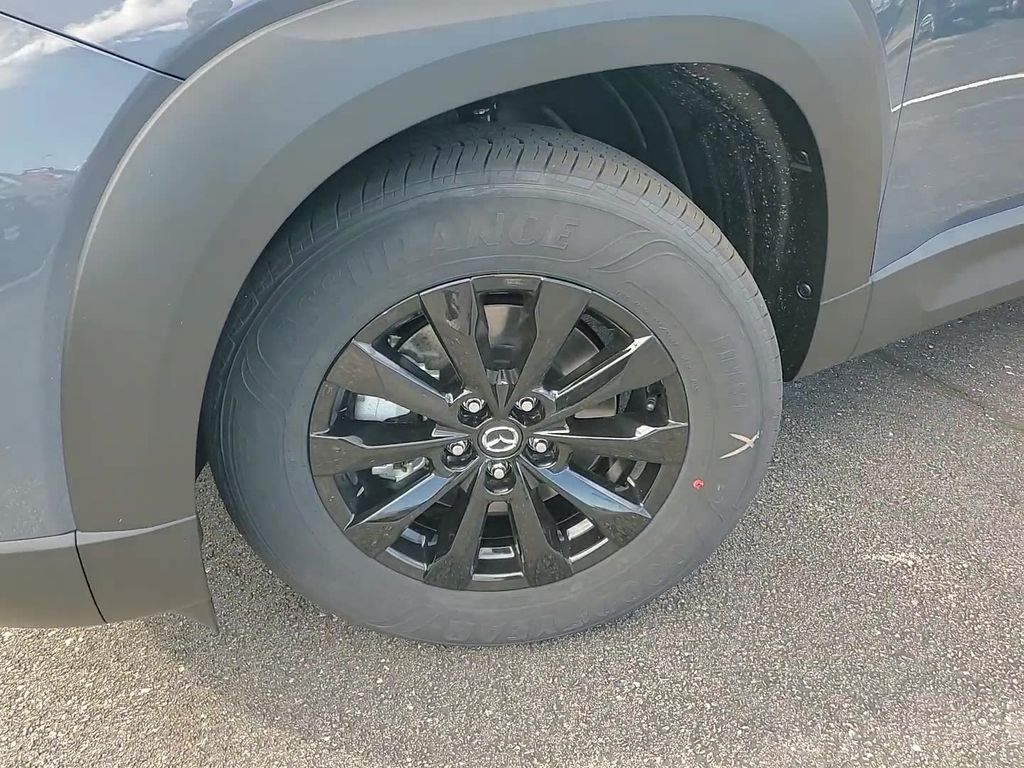 2025 Mazda CX-50 2.5 S Premium Package Image 11 of 24