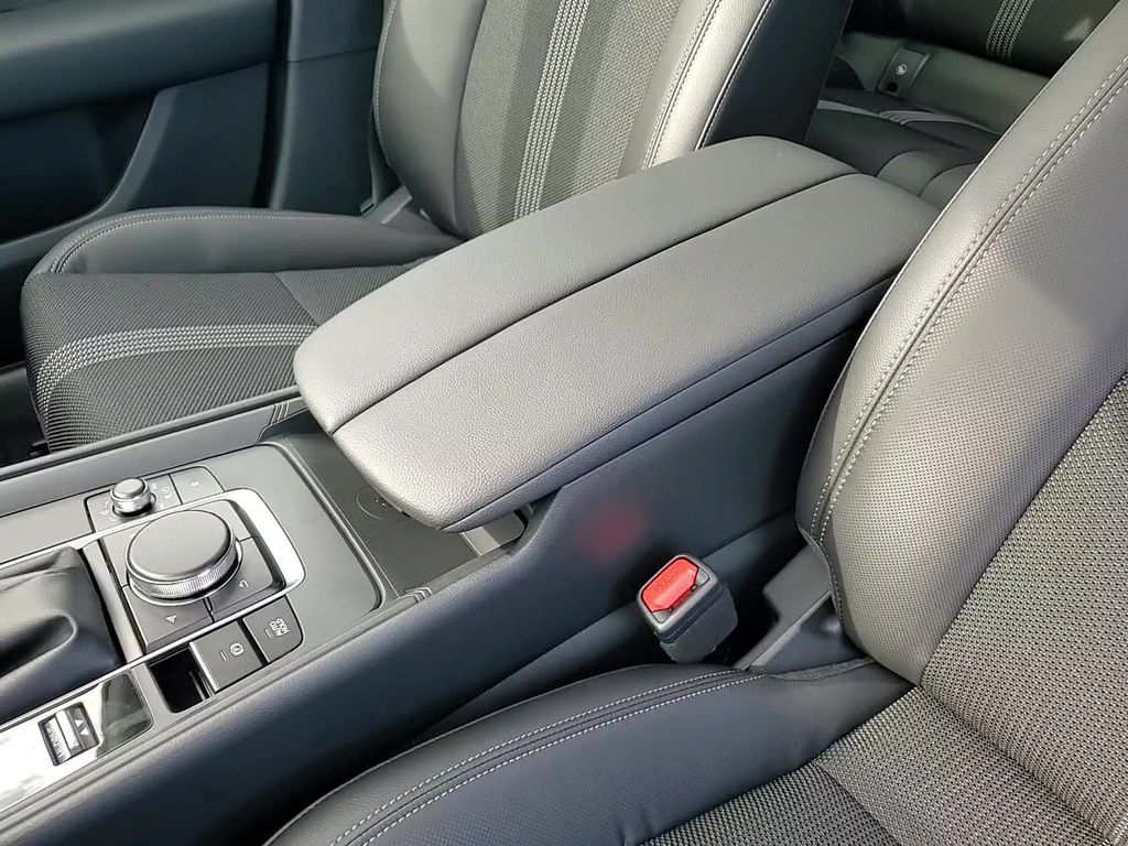 2025 Mazda CX-50 2.5 S Premium Package Image 22 of 24