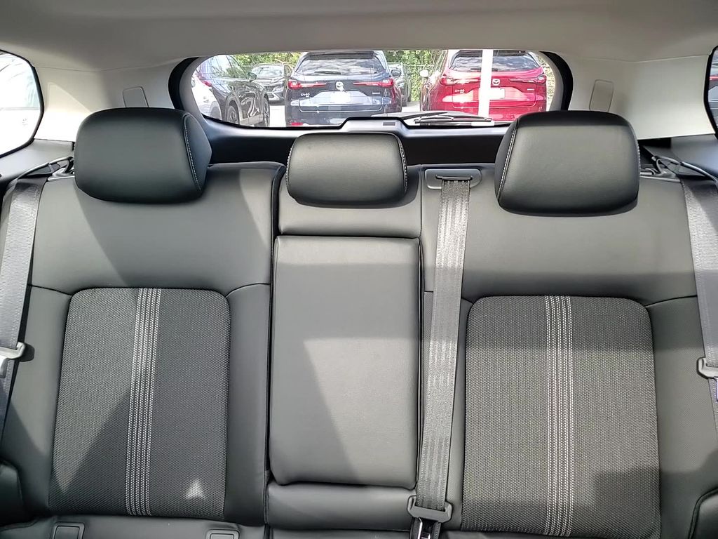 2025 Mazda CX-50 2.5 S Premium Package Image 13 of 24