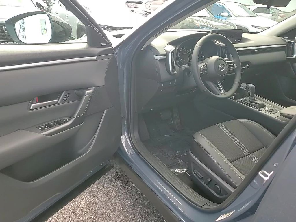 2025 Mazda CX-50 2.5 S Premium Package Image 14 of 24