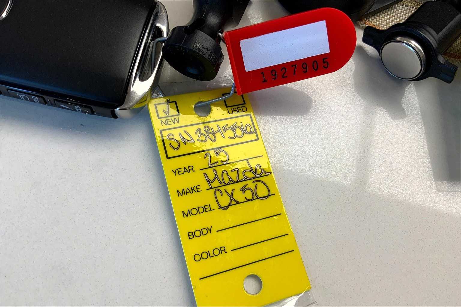 2025 Mazda CX-50 2.5 S Premium Package Image 18 of 19