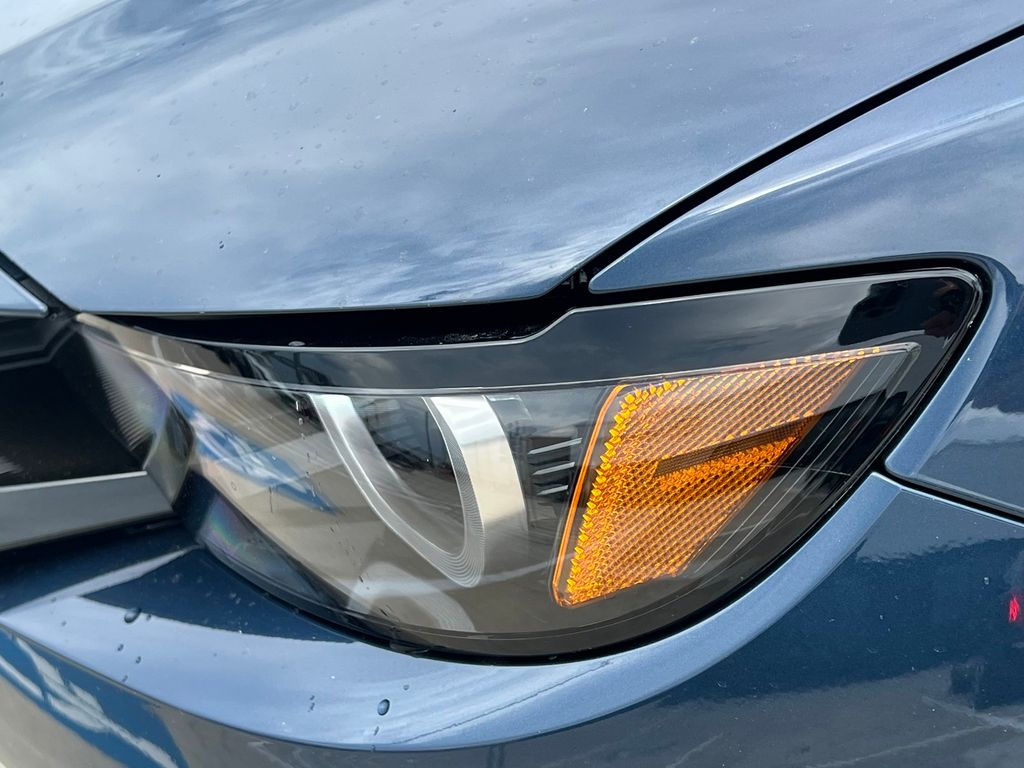 2025 Mazda CX-50 2.5 S Premium Package Image 19 of 32