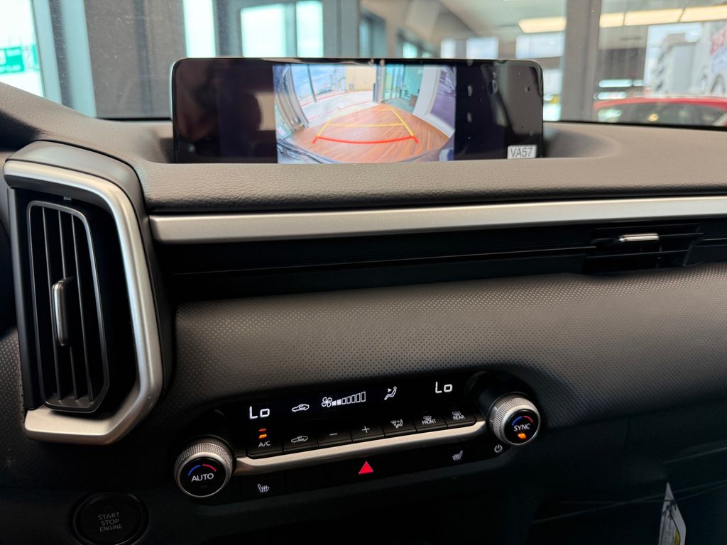 2025 Mazda CX-50 2.5 S Premium Package Image 15 of 32