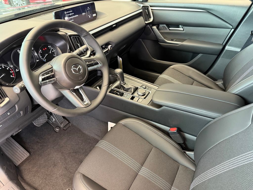 2025 Mazda CX-50 2.5 S Premium Package Image 13 of 32