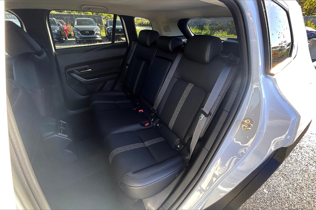 2025 Mazda CX-50 2.5 S Premium Package Image 8 of 14