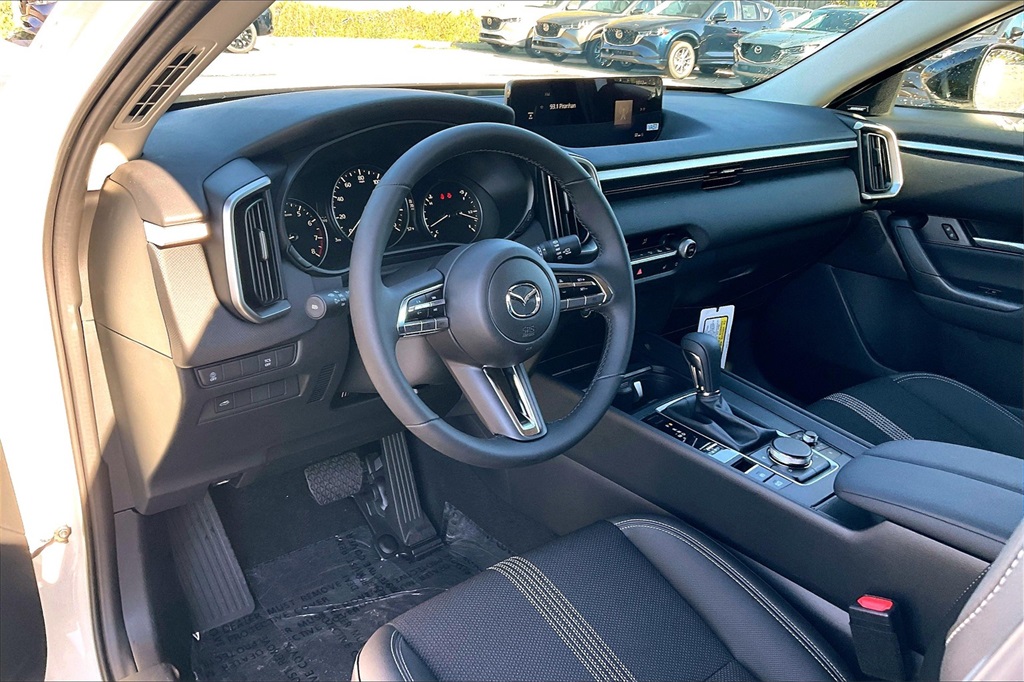 2025 Mazda CX-50 2.5 S Premium Package Image 10 of 14