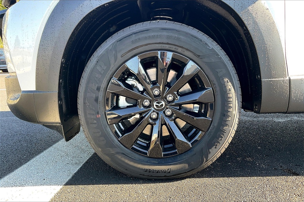 2025 Mazda CX-50 2.5 S Premium Package Image 6 of 14