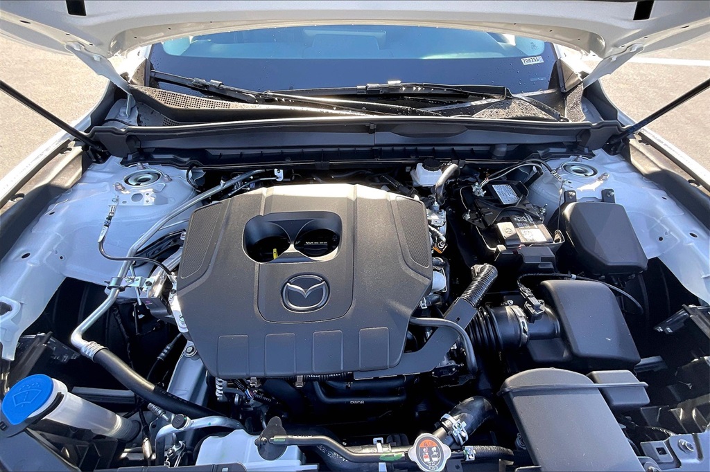 2025 Mazda CX-50 2.5 S Premium Package Image 5 of 14